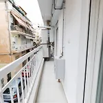 Talkabout - Spacious 48 Sqm - 3' To Metro - Next To Ippokrateio Hospital Daire
