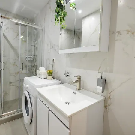 Talkabout - Spacious 48 Sqm - 3' To Metro - Next To Ippokrateio Hospital