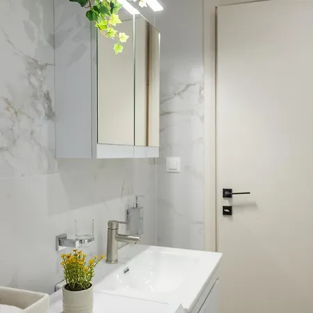 Talkabout - Spacious 48 Sqm - 3' To Metro - Next To Ippokrateio Hospital * Thessaloníki