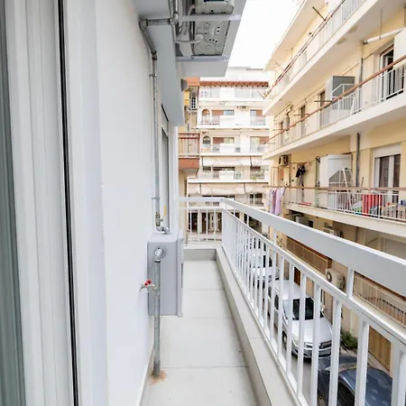 Apartment Talkabout - Spacious 48 Sqm - 3' To Metro - Next To Ippokrateio Hospital