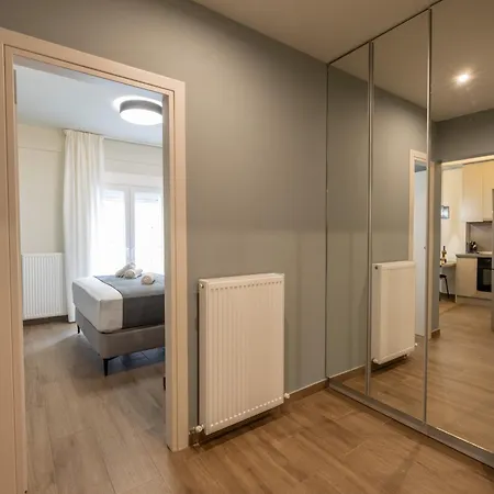 Talkabout - Spacious 48 Sqm - 3' To Metro - Next To Ippokrateio Hospital *
