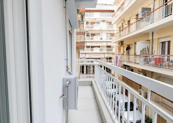 Appartement Talkabout - Spacious 48 Sqm - 3' To Metro - Next To Ippokrateio Hospital