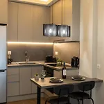 Talkabout - Spacious 48 Sqm - 3' To Metro - Next To Ippokrateio Hospital * Thessaloniki