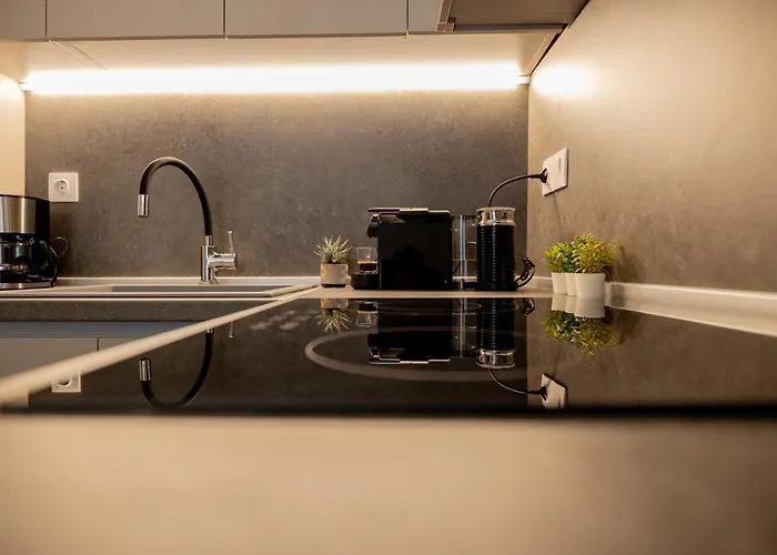 Daire Talkabout - Spacious 48 Sqm - 3' To Metro - Next To Ippokrateio Hospital