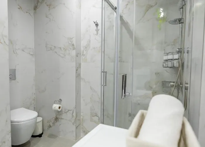 Talkabout - Spacious 48 Sqm - 3' To Metro - Next To Ippokrateio Hospital Апартаменты *