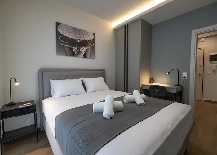 アパート Talkabout - Spacious 48 Sqm - 3' To Metro - Next To Ippokrateio Hospital *