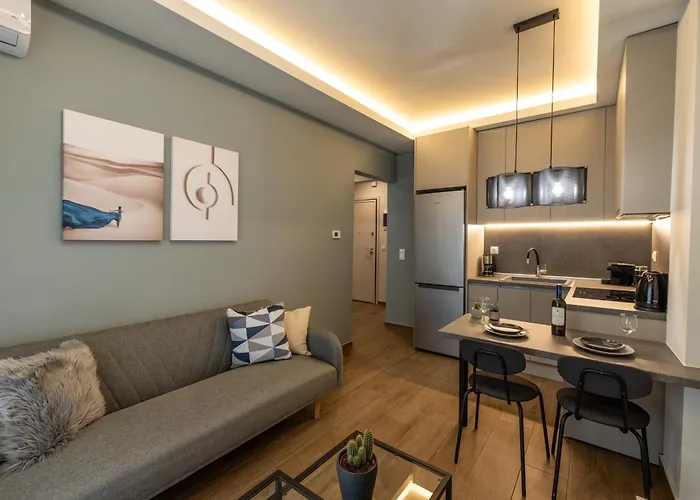 Talkabout - Spacious 48 Sqm - 3' To Metro - Next To Ippokrateio Hospital