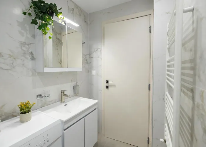 Апартаменты Talkabout - Spacious 48 Sqm - 3' To Metro - Next To Ippokrateio Hospital