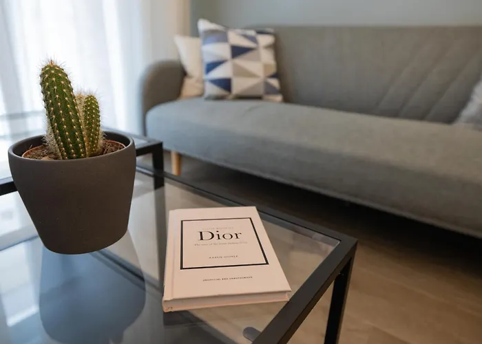 Apartament Talkabout - Spacious 48 Sqm - 3' To Metro - Next To Ippokrateio Hospital Salonic